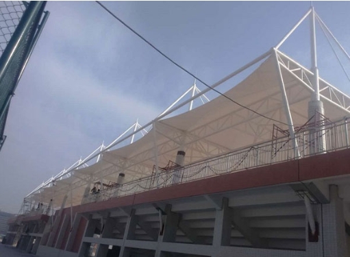 體育館膜結(jié)構(gòu)頂棚，是體育場(chǎng)地新型選擇